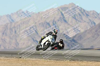 media/Dec-01-2025-Moto Forza (Mon) [[2daa91e15f]]/3-Beginner Group/Session 4 Turn 9/